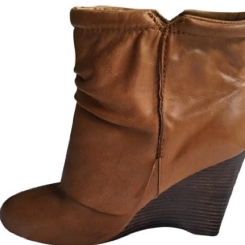 Nine West Cognac Booties, sz 9
